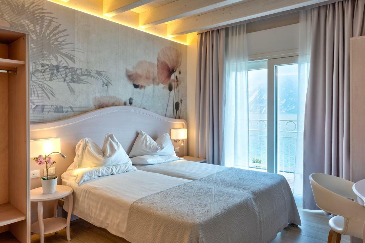 Hotel Riviera Panoramic Green Resort Limone sul Garda Exterior foto