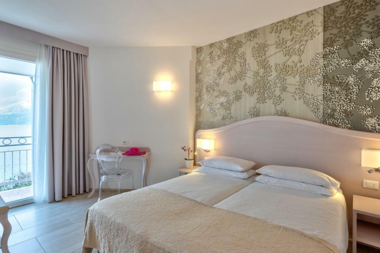 Hotel Riviera Panoramic Green Resort Limone sul Garda Exterior foto