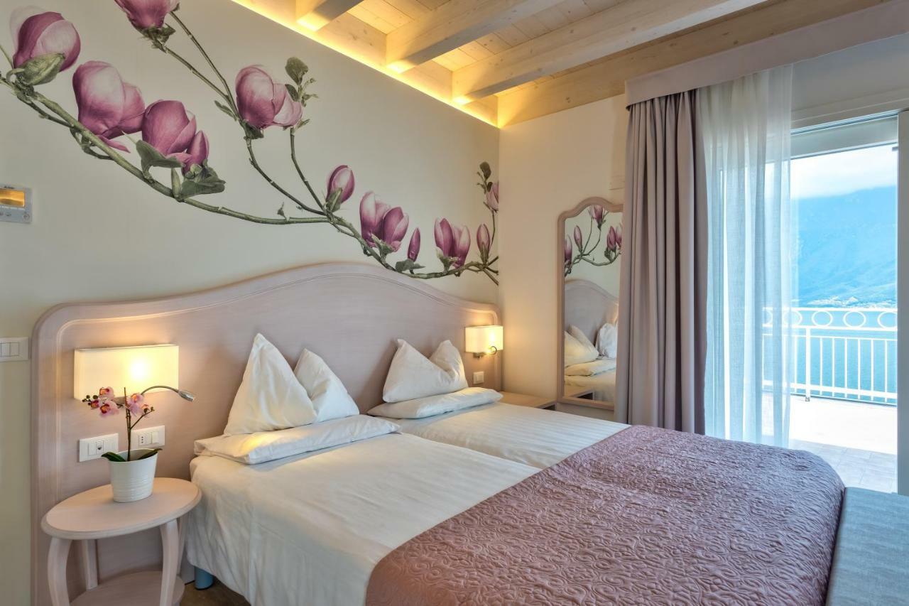 Hotel Riviera Panoramic Green Resort Limone sul Garda Exterior foto